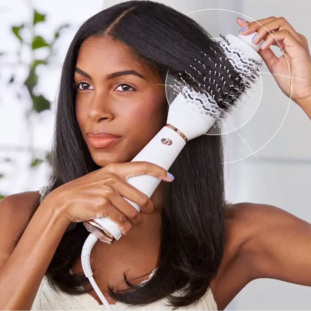 T3 AireBrush One-Step Smoothing Volumizing Hair Dryer Brush, White, NEW in Box